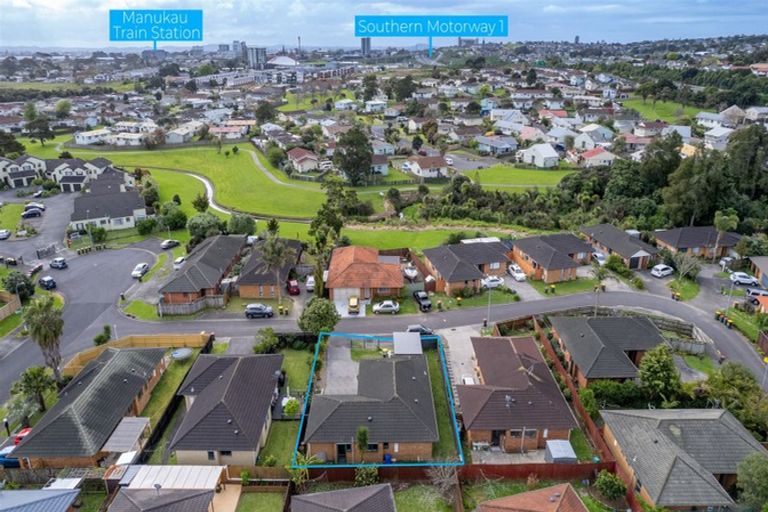 Photo of property in 5 Gerona Crescent, Hillpark, Auckland, 2102