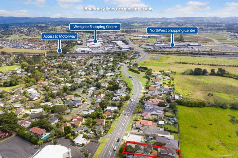 Photo of property in 46 Hobsonville Road, West Harbour, Auckland, 0618