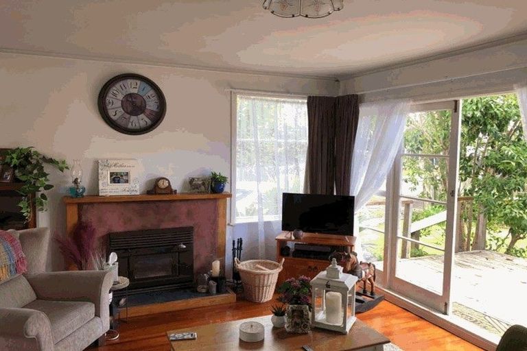 Photo of property in 43 Wharf Road, Te Atatu Peninsula, Auckland, 0610