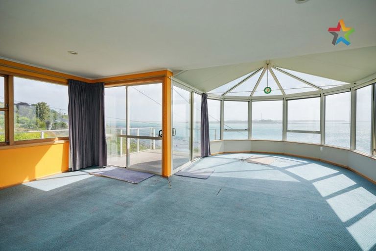 Photo of property in 14 Marine Parade, Bluff, 9814