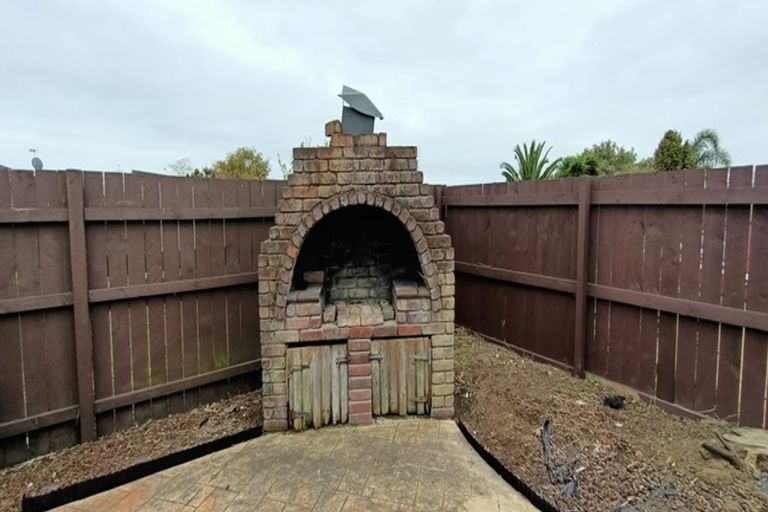 Photo of property in 27 Rushgreen Avenue, Pahurehure, Papakura, 2113