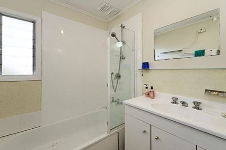 Photo of property in 54a West Coast Road, Glen Eden, Auckland, 0602