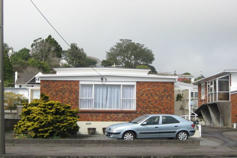 Photo of property in 303a Devon Street West, New Plymouth, 4310