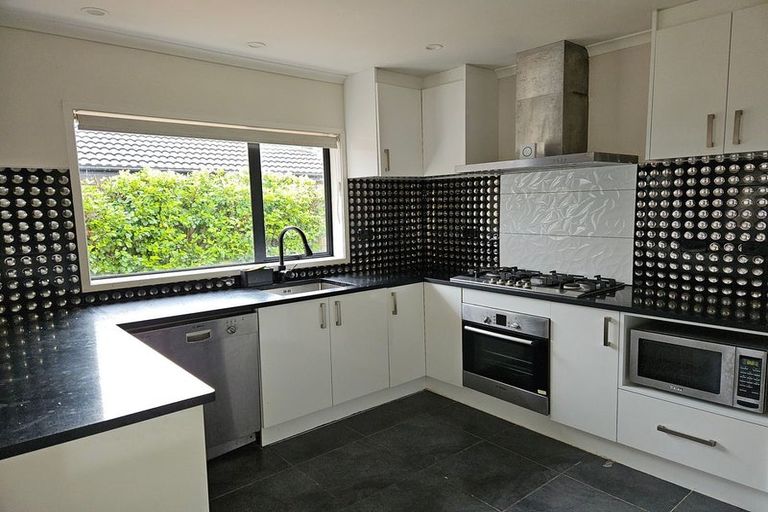 Photo of property in 9 Wairua Place, Pukekohe, 2120