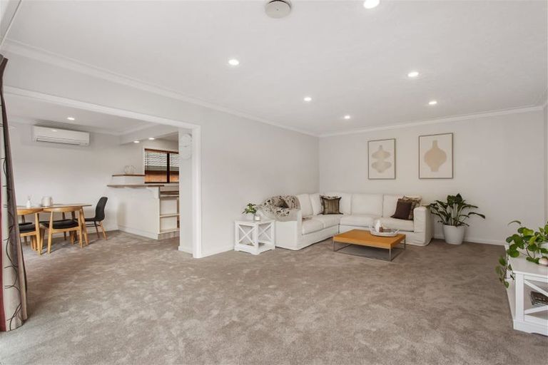 Photo of property in 1/12 Gleneagles Terrace, Ilam, Christchurch, 8053