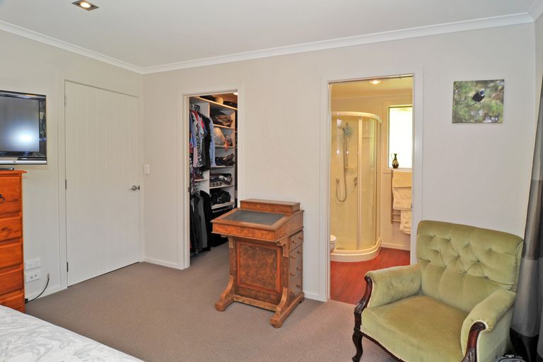 Photo of property in 8 Kohu Place, Halfway Bush, Dunedin, 9010