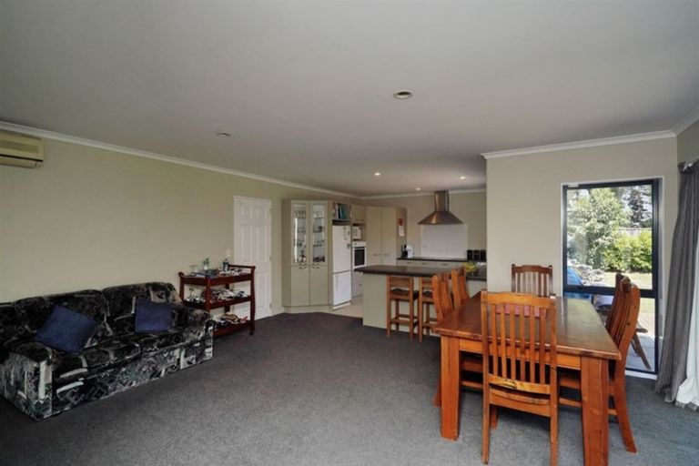 Photo of property in 15 Amoka Crescent, Parklands, Christchurch, 8083