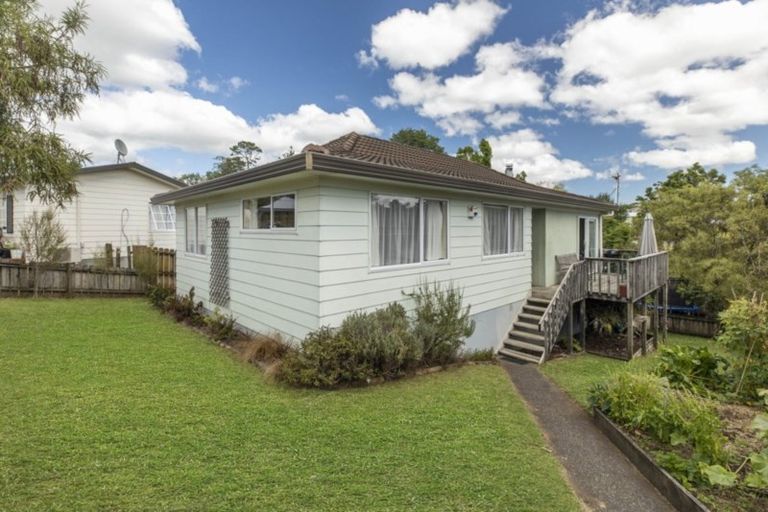 Photo of property in 46 Borich Road, Sunnyvale, Auckland, 0612