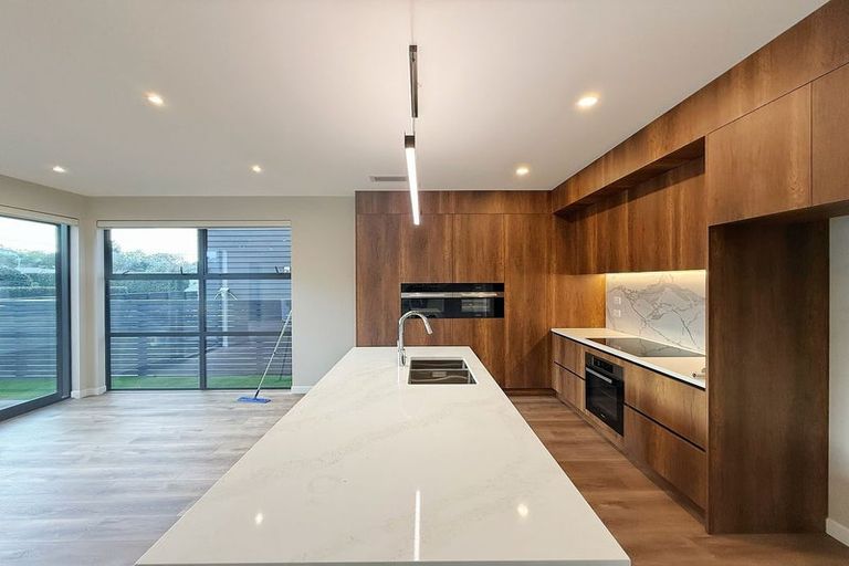 Photo of property in 30b Selwyn Road, Cockle Bay, Auckland, 2014