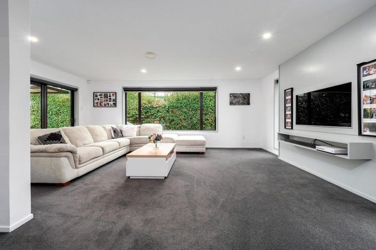 Photo of property in 30 Connemara Drive, Northwood, Christchurch, 8051