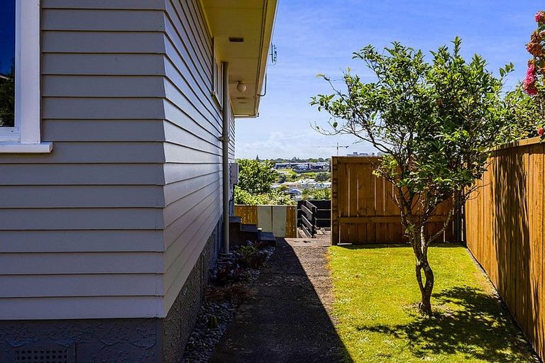 Photo of property in 31 Clearmont Crescent, Blagdon, New Plymouth, 4310