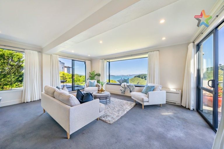 Photo of property in 7 Green Park Lane, Korokoro, Lower Hutt, 5012