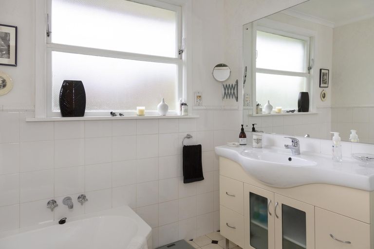 Photo of property in 16a Balmoral Street, Oamaru North, Oamaru, 9400