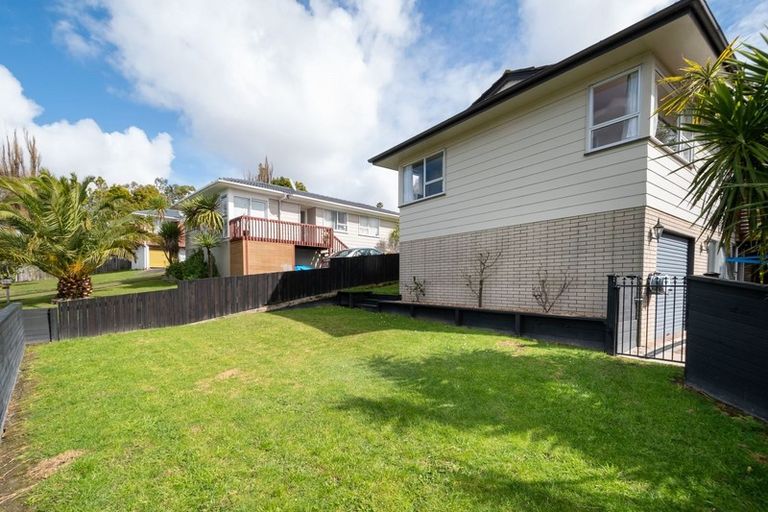 Photo of property in 67 Reynella Drive, Massey, Auckland, 0614