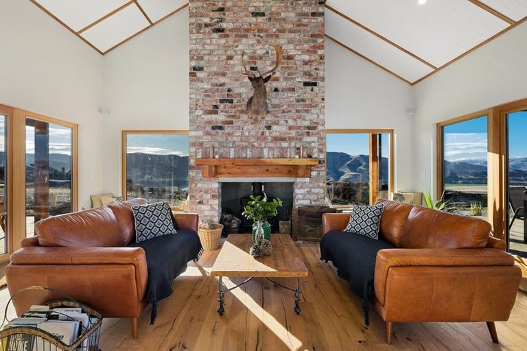 Photo of property in 12 Miharo Lane, Queensberry, Cromwell, 9383