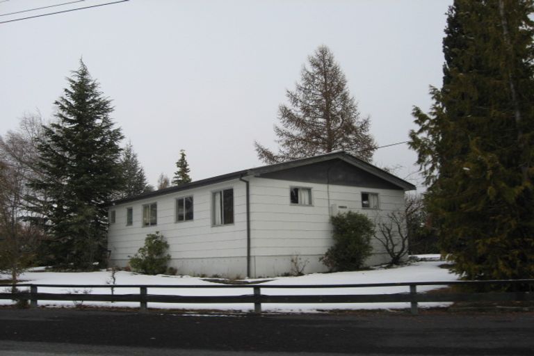 Photo of property in 35 Simons Street, Twizel, 7901