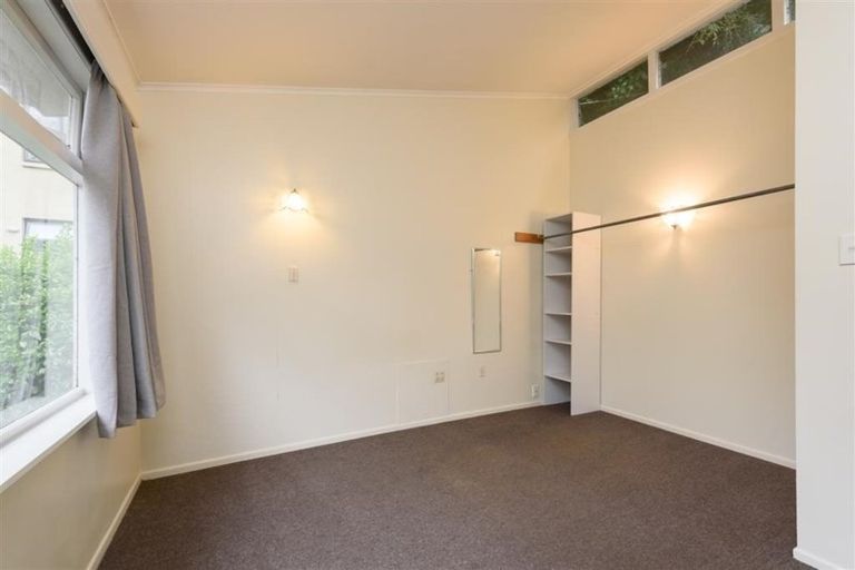 Photo of property in 57 Mortimer Terrace, Brooklyn, Wellington, 6021