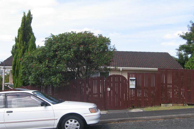 Photo of property in 2/1 Celeste Place, Totara Vale, Auckland, 0627