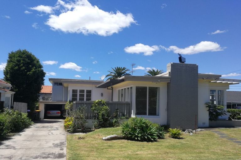 Photo of property in 29 Tamaki Bay Drive, Pakuranga, Auckland, 2010