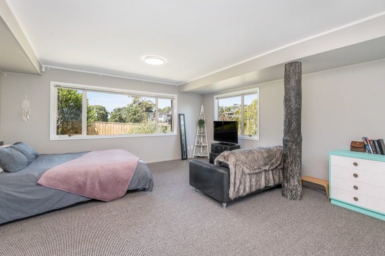 Photo of property in 21a Page Point, Mellons Bay, Auckland, 2014