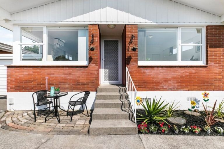 Photo of property in 3/8 Russell Road, Manurewa, Auckland, 2102