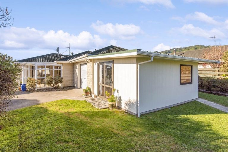 Photo of property in 82 Kapanui Road, Waikanae, 5036
