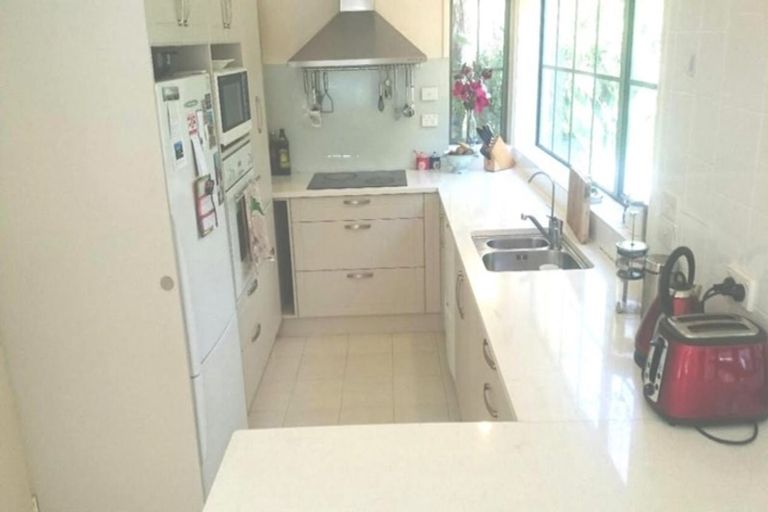 Photo of property in 58 Seabreeze Road, Narrow Neck, Auckland, 0624