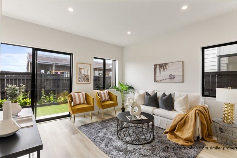 Photo of property in 44 Whare Kauri Road, Papakura, 2110