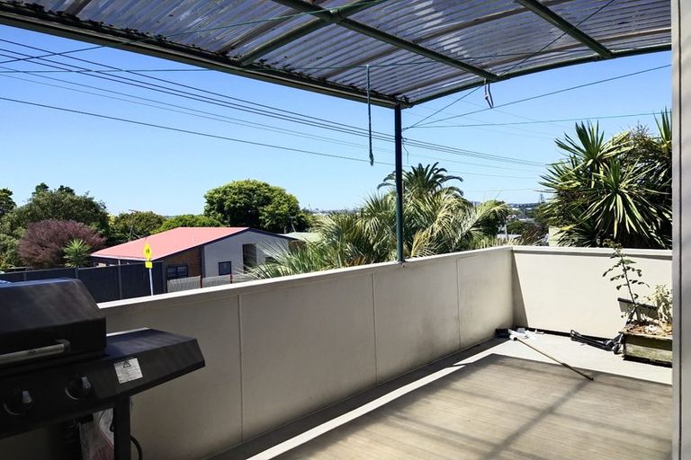 Photo of property in 79 Tirimoana Road, Te Atatu South, Auckland, 0602