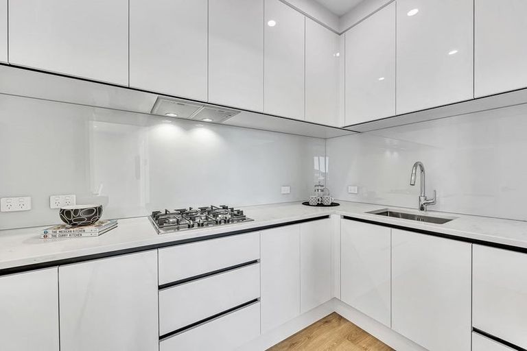 Photo of property in 10 Lumber Rise, Swanson, Auckland, 0614