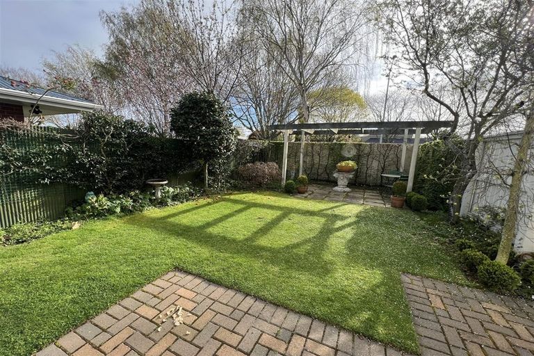 Photo of property in 275 Memorial Avenue, Burnside, Christchurch, 8053