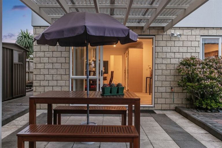 Photo of property in 16 Coachman Drive, Flat Bush, Auckland, 2016