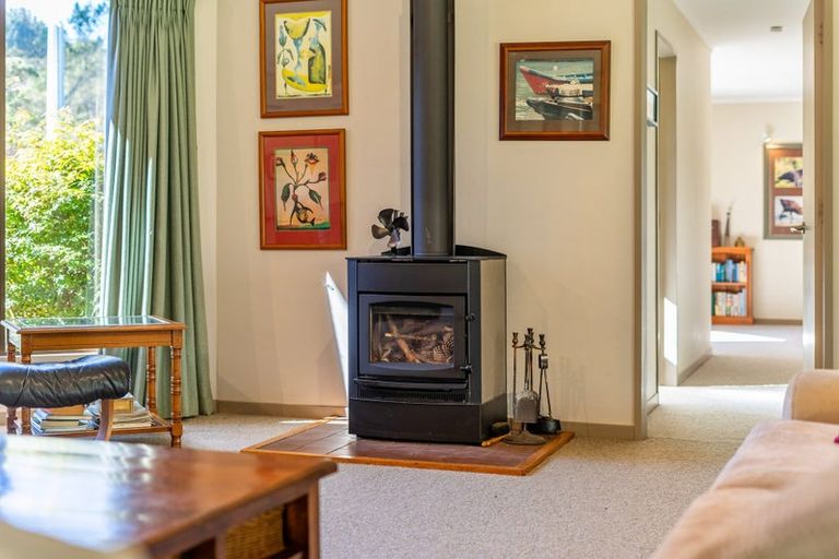 Photo of property in 119 Paekakariki Hill Road, Pauatahanui, Porirua, 5381