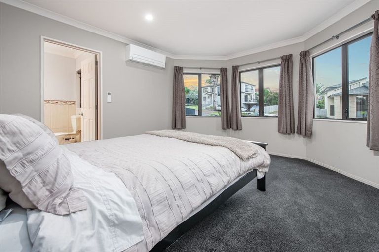 Photo of property in 86 San Valentino Drive, Henderson, Auckland, 0612