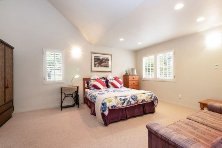 Photo of property in 124a Sandspit Road, Shelly Park, Auckland, 2014