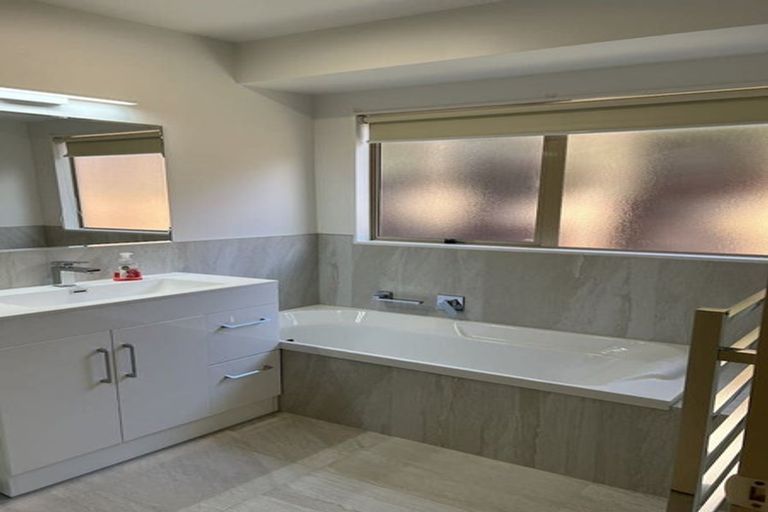 Photo of property in 6b Reynolds Road, Pukekohe, 2120