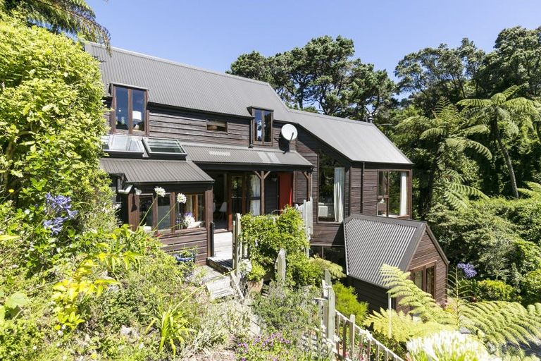 Photo of property in 30 Delhi Crescent, Khandallah, Wellington, 6035