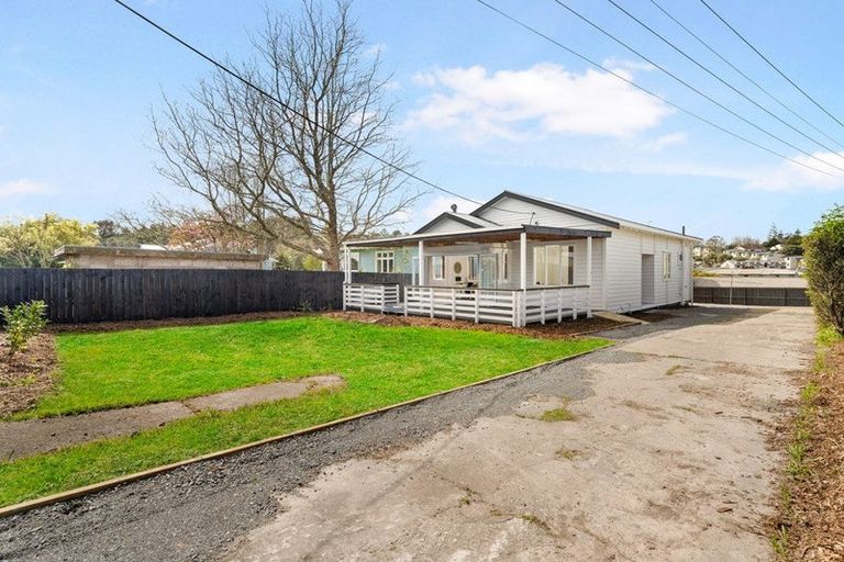 Photo of property in 20 Woodglen Road, Glen Eden, Auckland, 0602