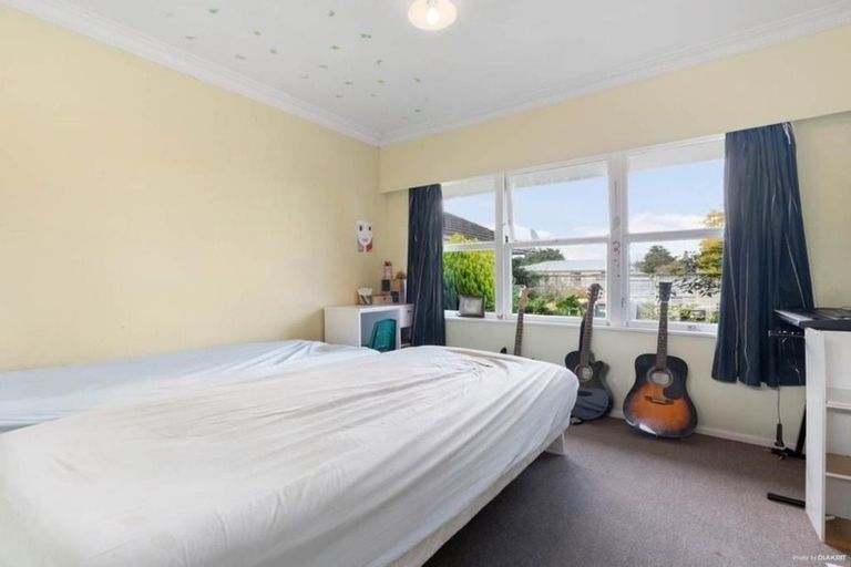 Photo of property in 83 Arimu Road, Papakura, 2110