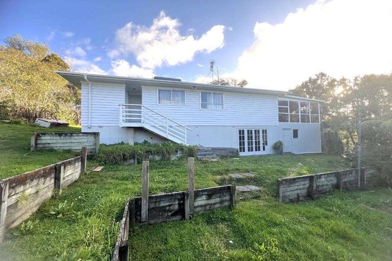 Photo of property in 58 Sunnyside Road, Sunnyvale, Auckland, 0612