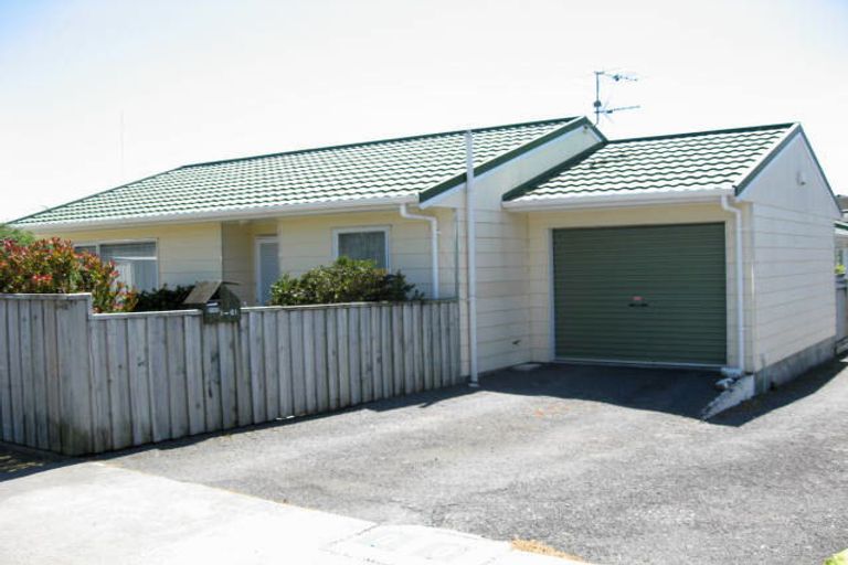 Photo of property in 1/61 Main Road, Titahi Bay, Porirua, 5022