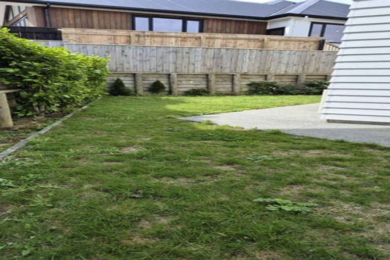 Photo of property in 1 Opaoa Way, Aotea, Porirua, 5024