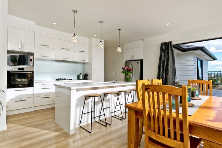 Photo of property in 11 Verdot Close, Kumeu, 0810