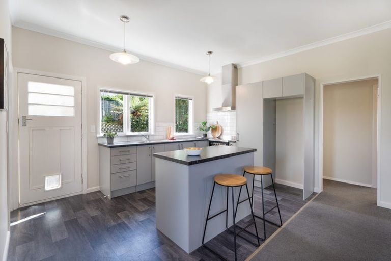 Photo of property in 34 Poto Road, Normandale, Lower Hutt, 5010