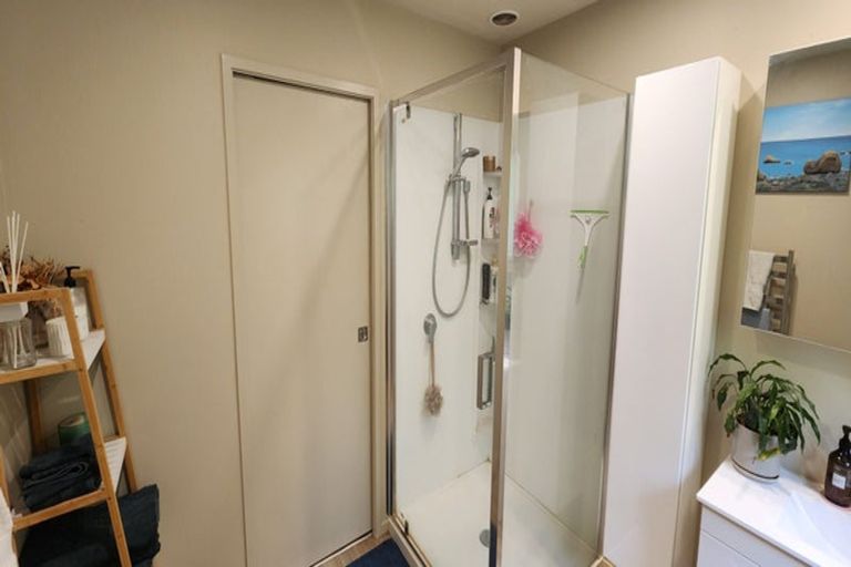 Photo of property in 35a Beaumont Crescent, Frankleigh Park, New Plymouth, 4310