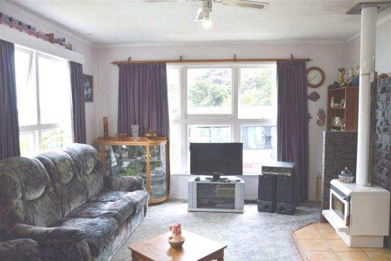 Photo of property in 42 Seaview Road, Paihia, 0200