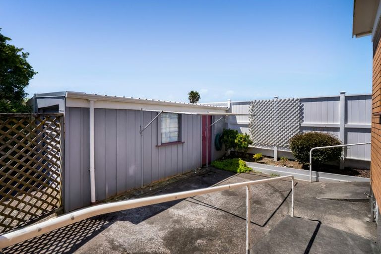 Photo of property in 2/56 Young Street, New Plymouth, 4310