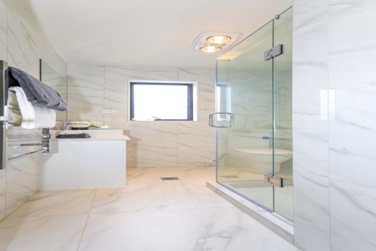 Photo of property in 39a Crestview Rise, Papakura, 2110