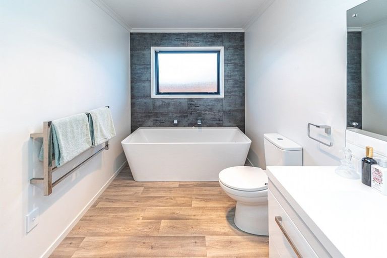 Photo of property in 20 Magnolia Crescent, Tawhero, Whanganui, 4501