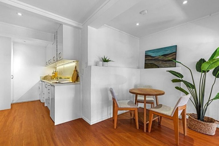 Photo of property in 60 Peter Terrace, Castor Bay, Auckland, 0620